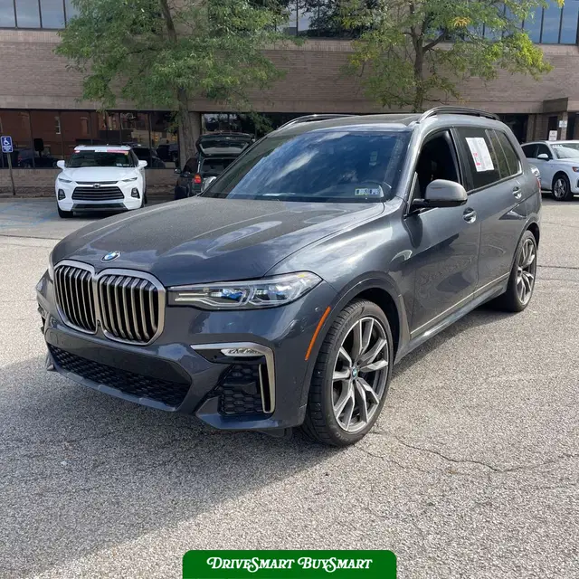 2022 BMW X7 M50i