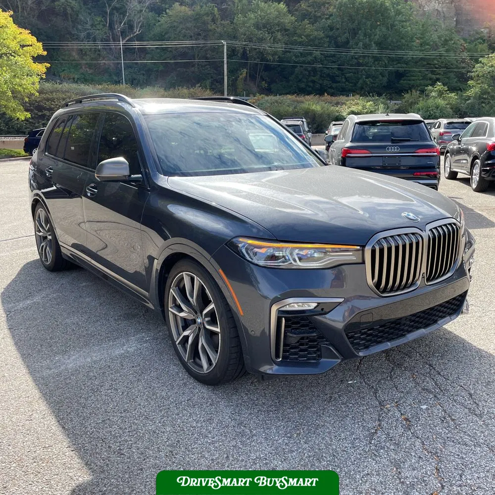 2022 BMW X7 M50i