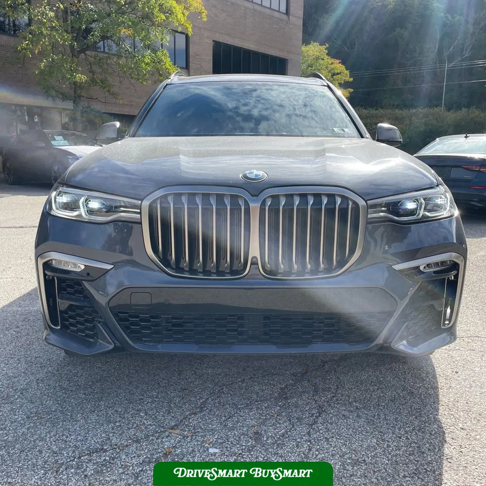 2022 BMW X7 M50i