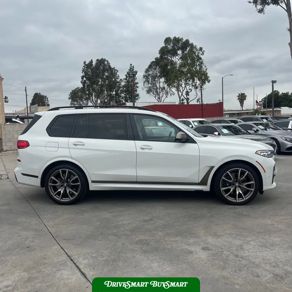 2022 BMW X7 M50i