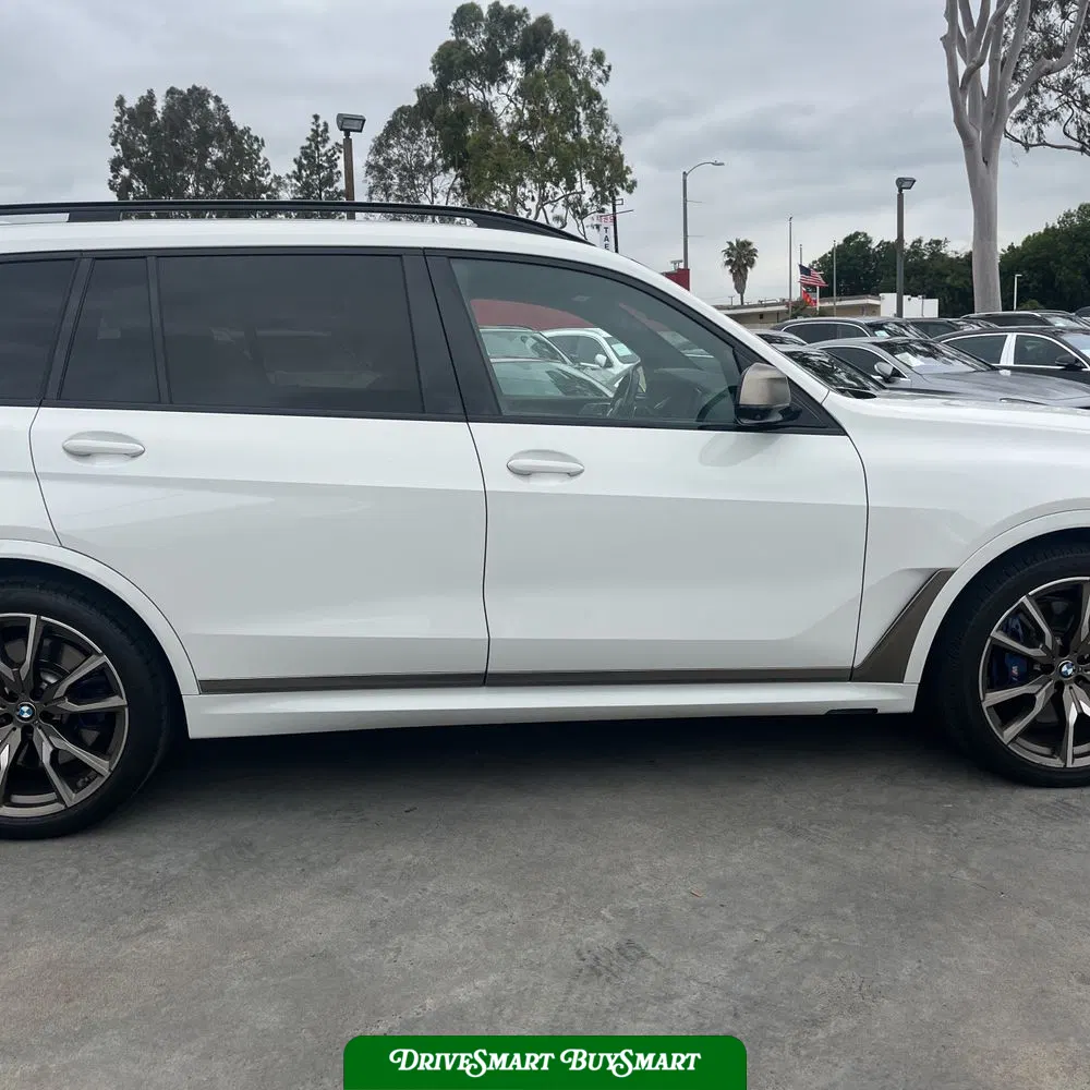 2022 BMW X7 M50i
