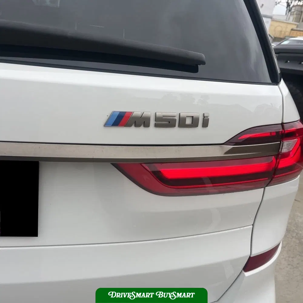 2022 BMW X7 M50i