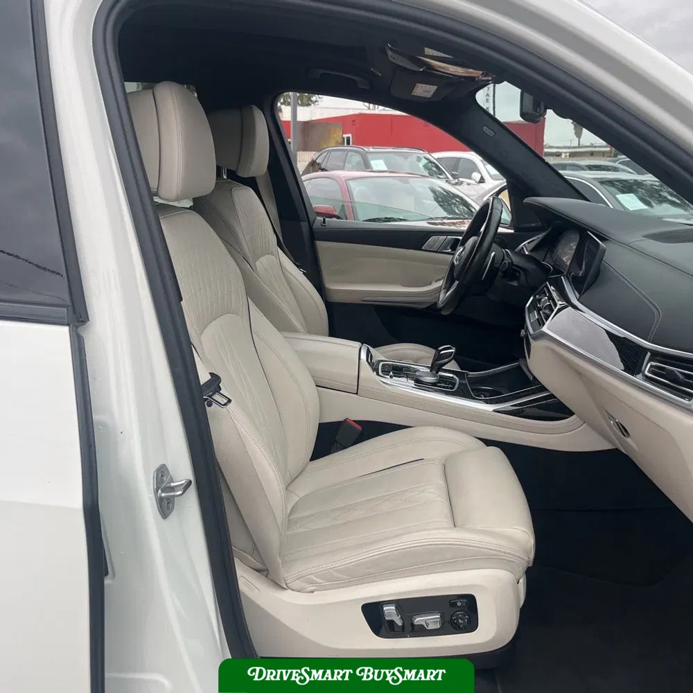 2022 BMW X7 M50i