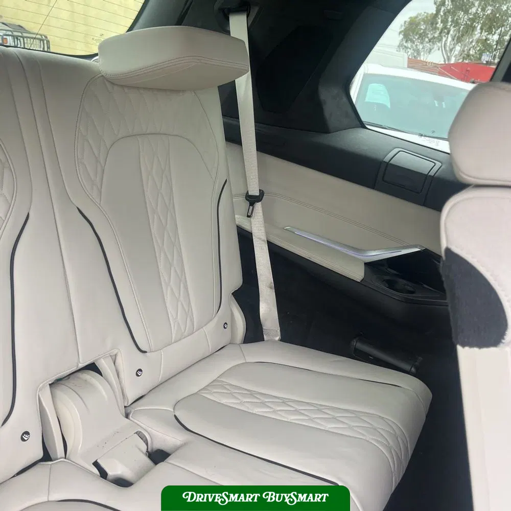 2022 BMW X7 M50i