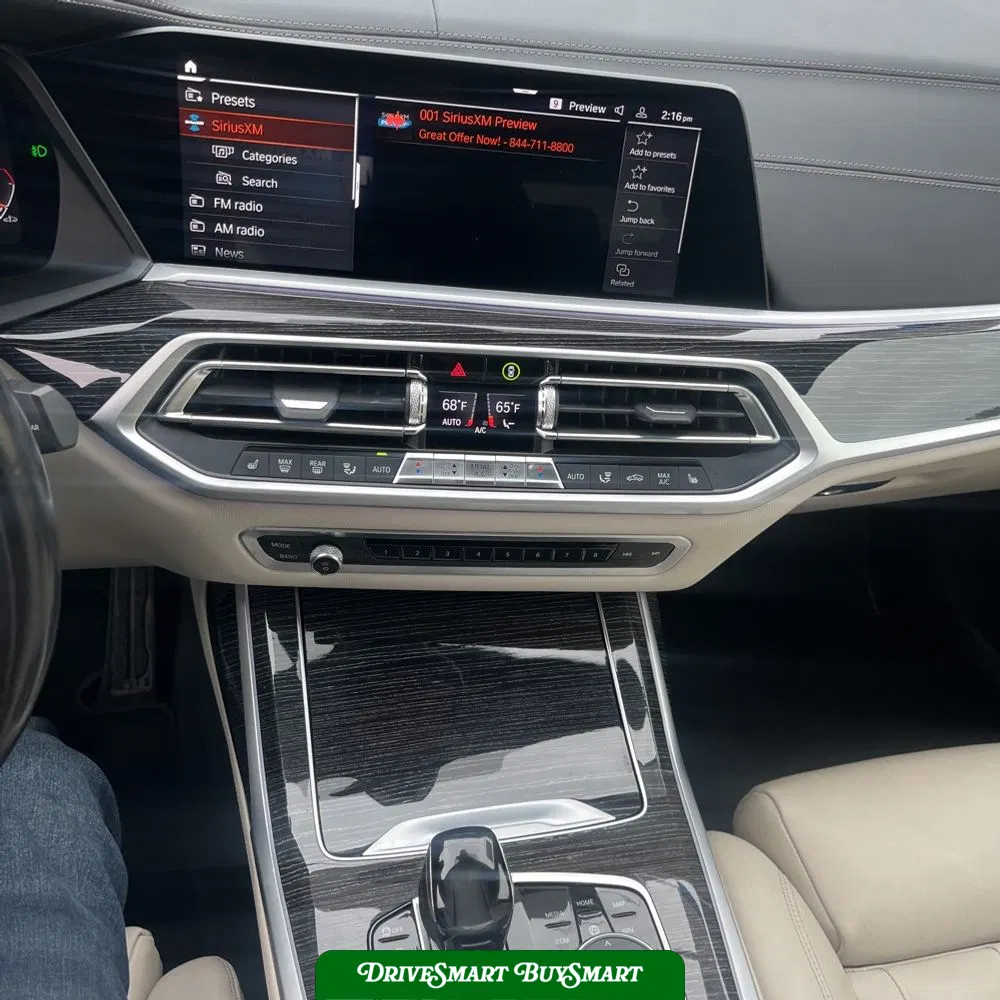 2022 BMW X7 M50i