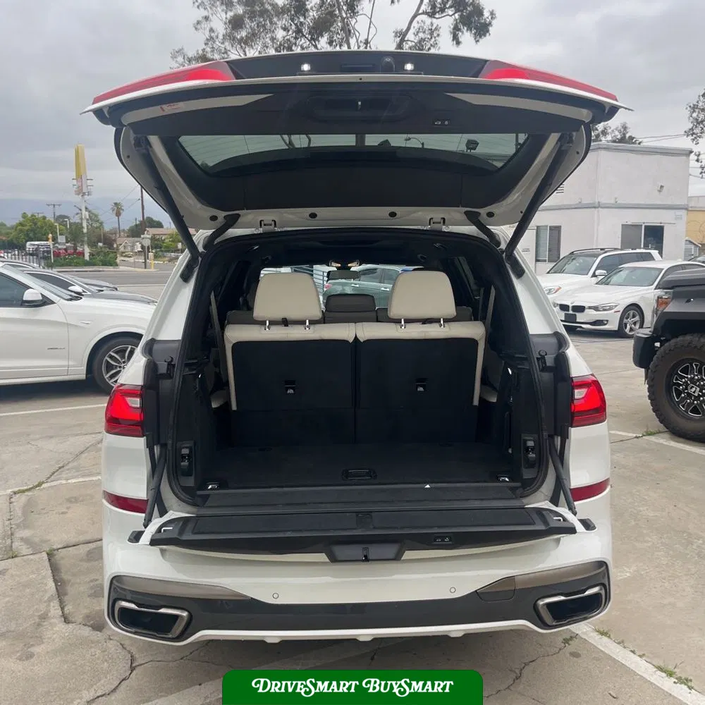 2022 BMW X7 M50i