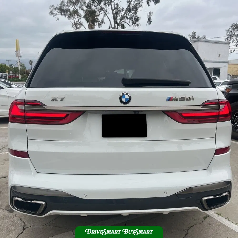 2022 BMW X7 M50i