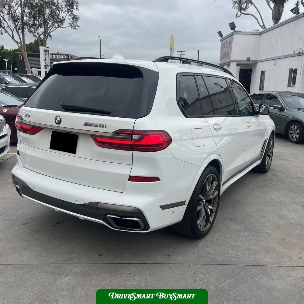 2022 BMW X7 M50i