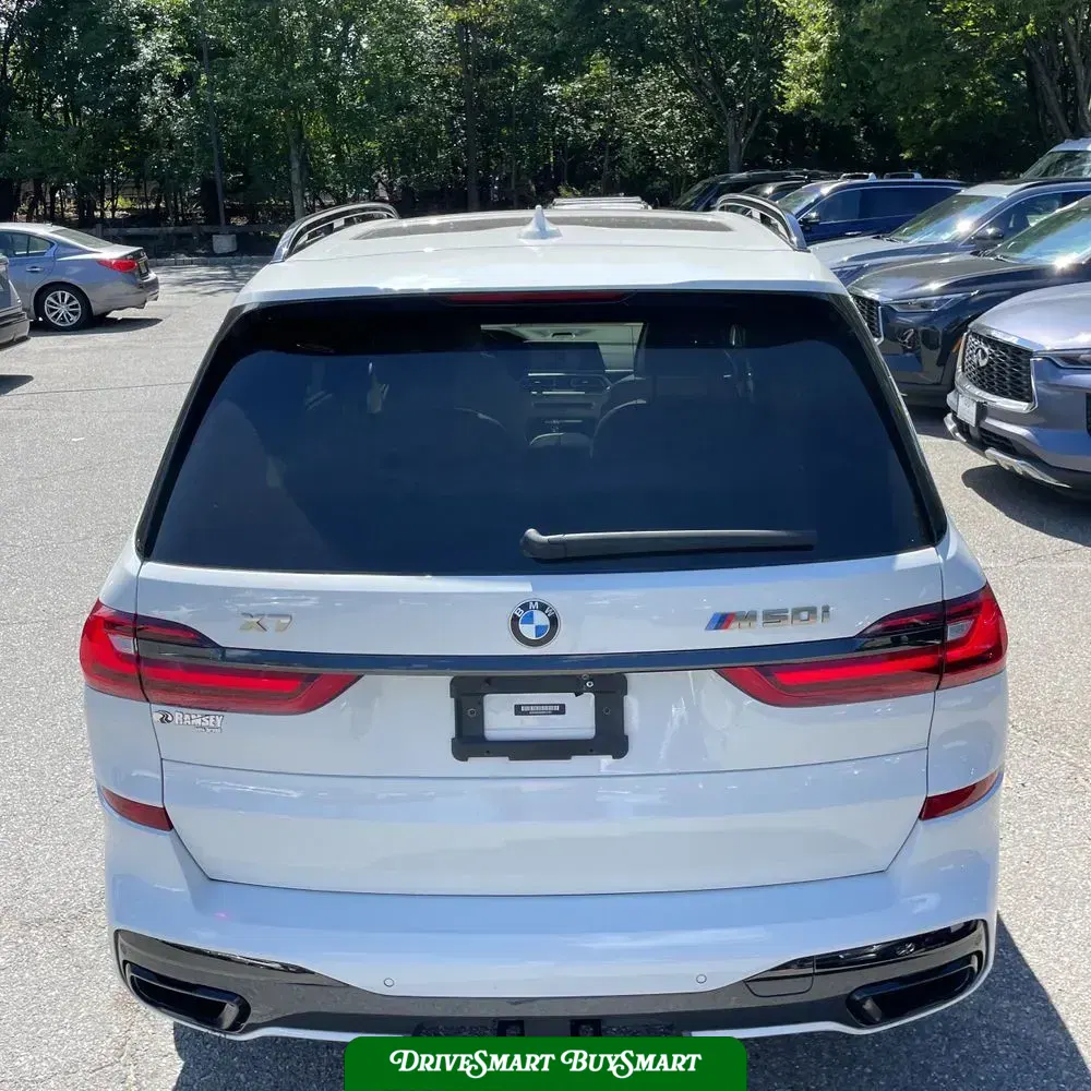 2021 BMW X7 M50i