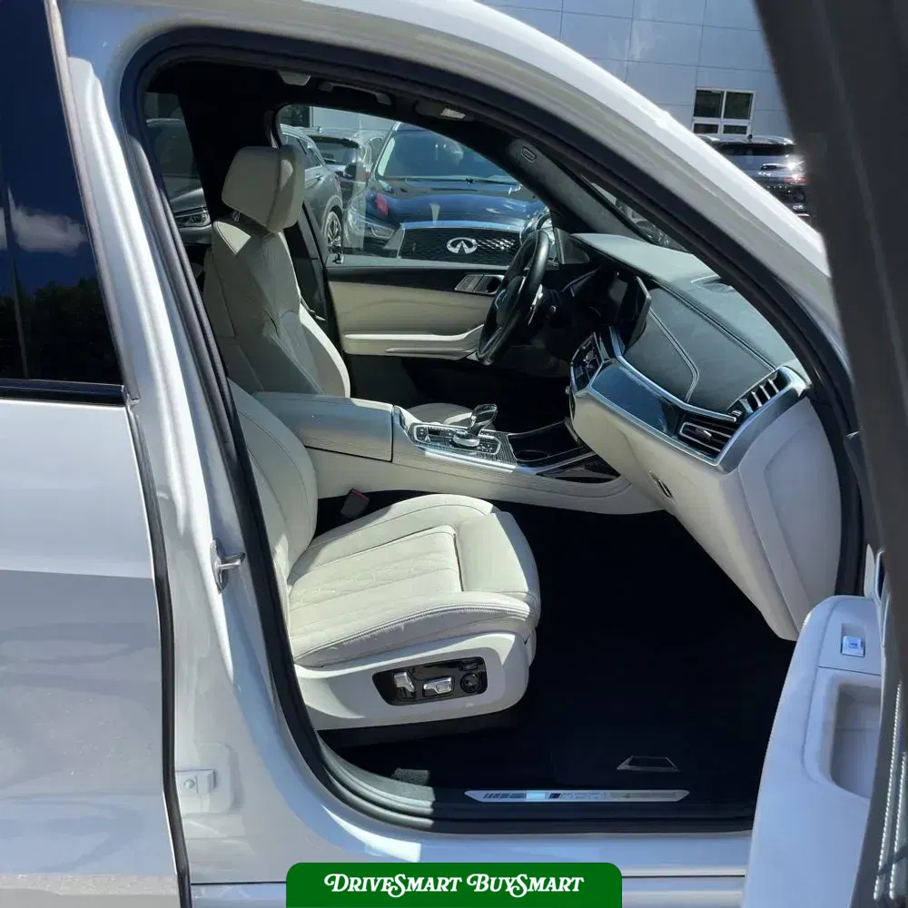 2021 BMW X7 M50i