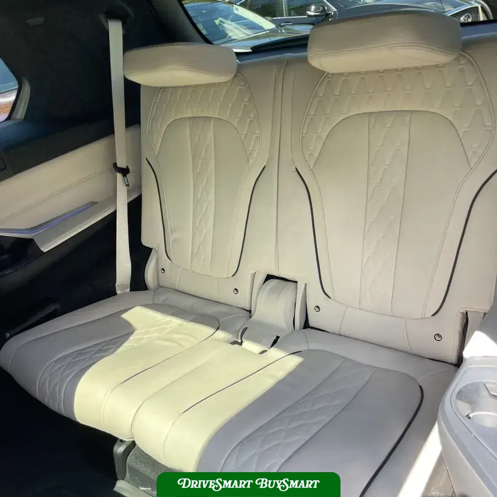 2021 BMW X7 M50i