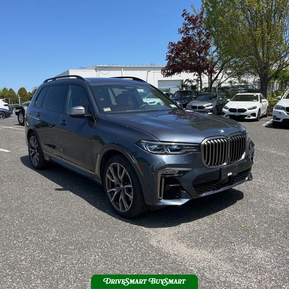 2022 BMW X7 M50i
