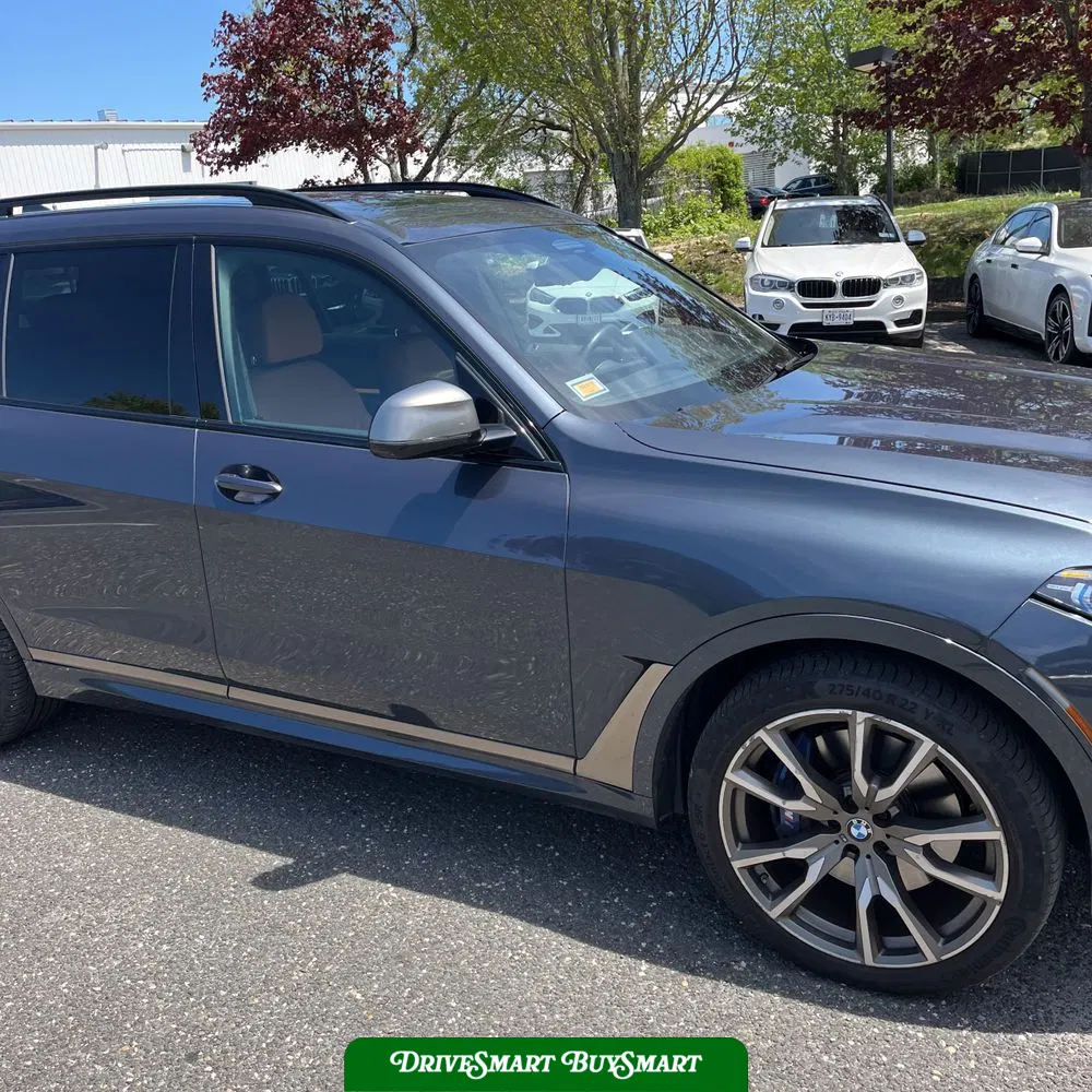 2022 BMW X7 M50i