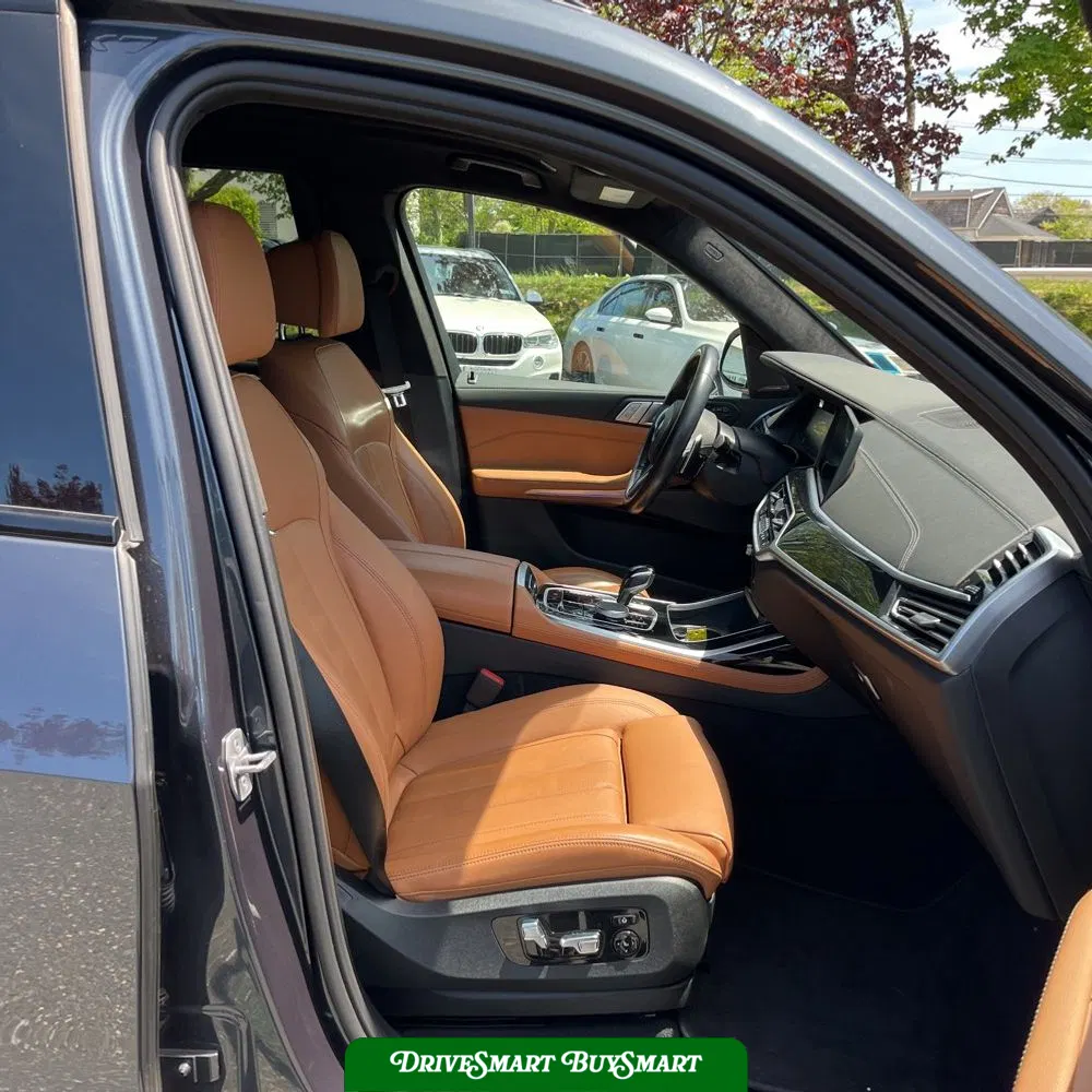 2022 BMW X7 M50i