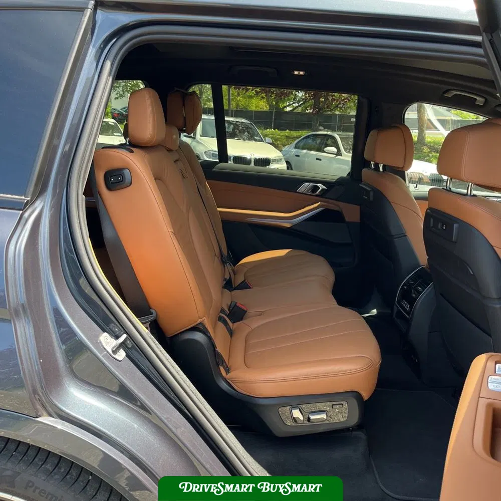 2022 BMW X7 M50i