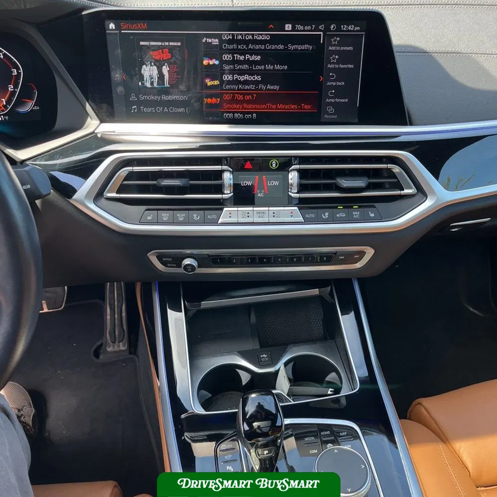 2022 BMW X7 M50i