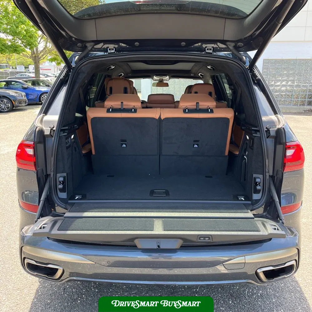 2022 BMW X7 M50i