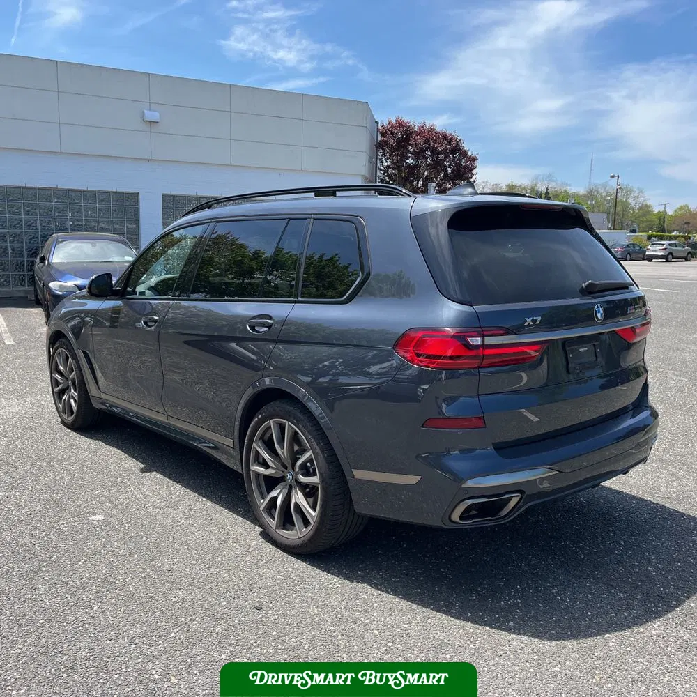2022 BMW X7 M50i