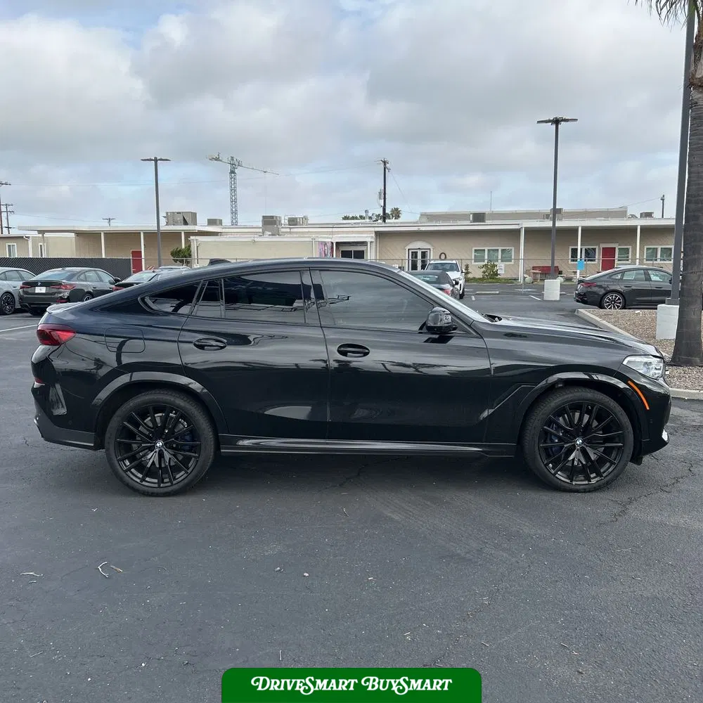 2022 BMW X6 M50i