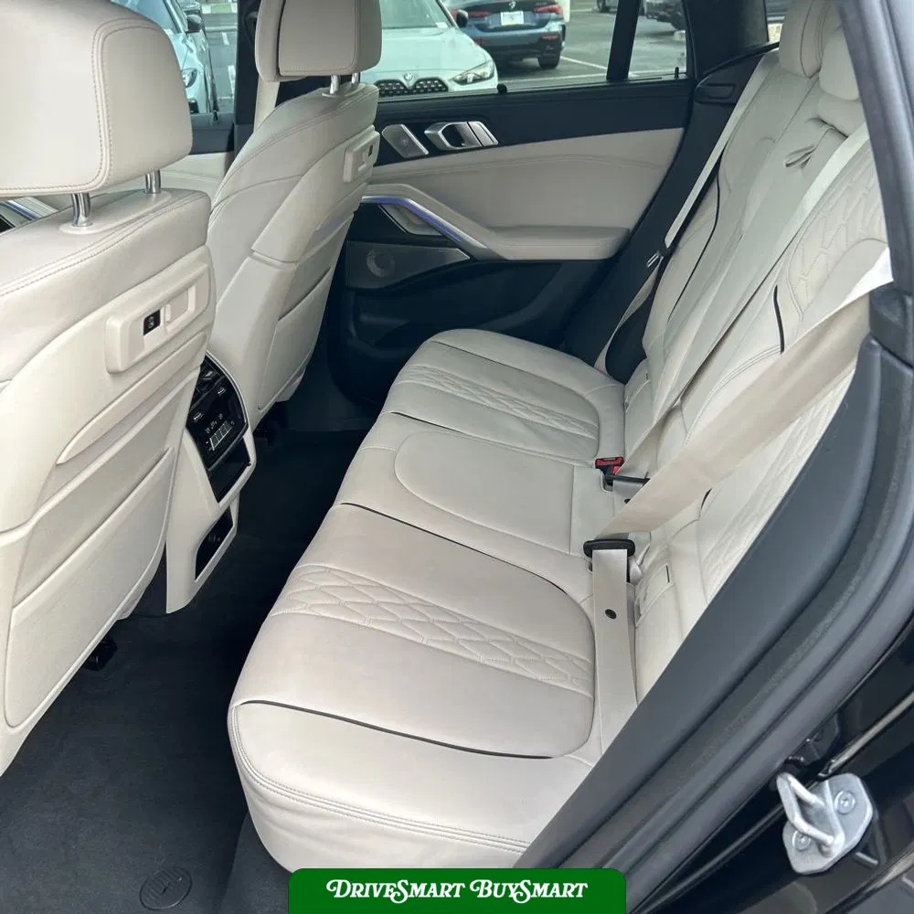 2022 BMW X6 M50i