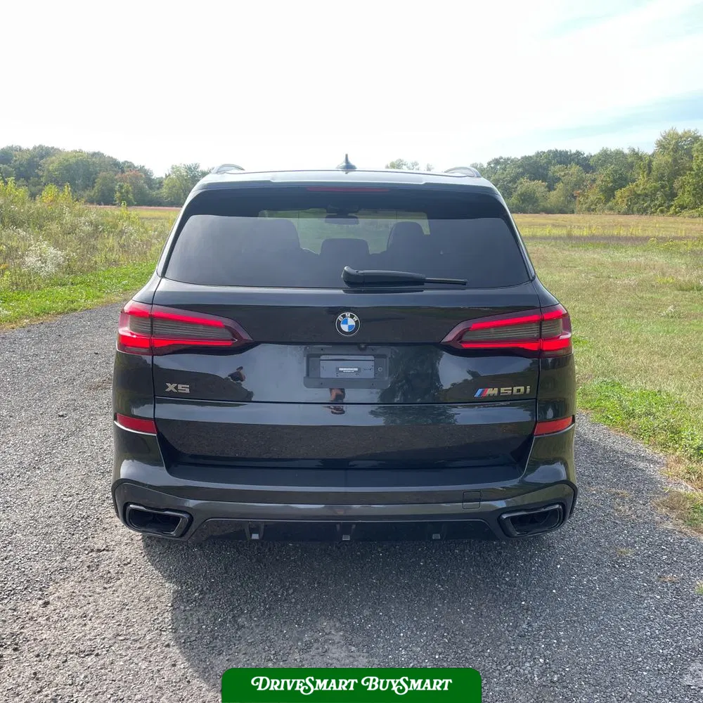 2022 BMW X5 M50i