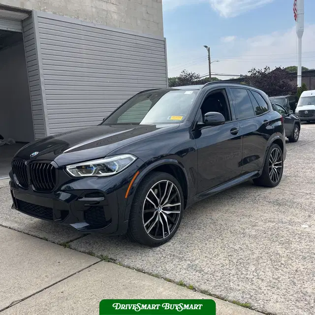 2022 BMW X5 M50i