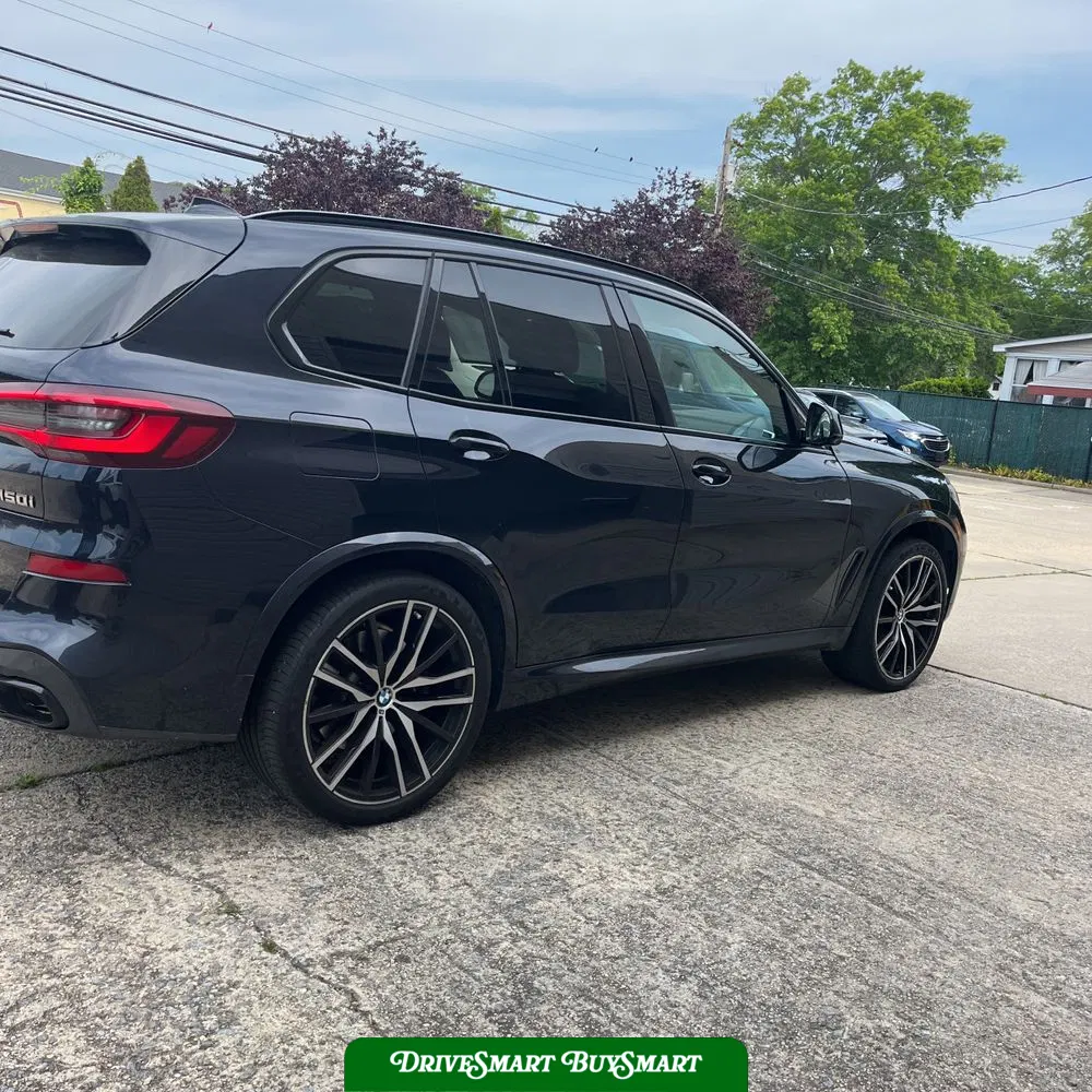 2022 BMW X5 M50i