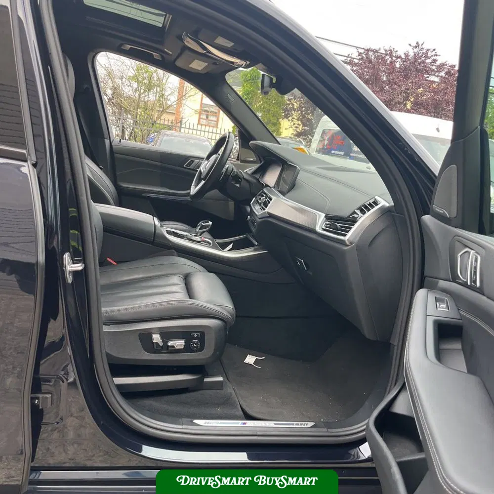 2022 BMW X5 M50i