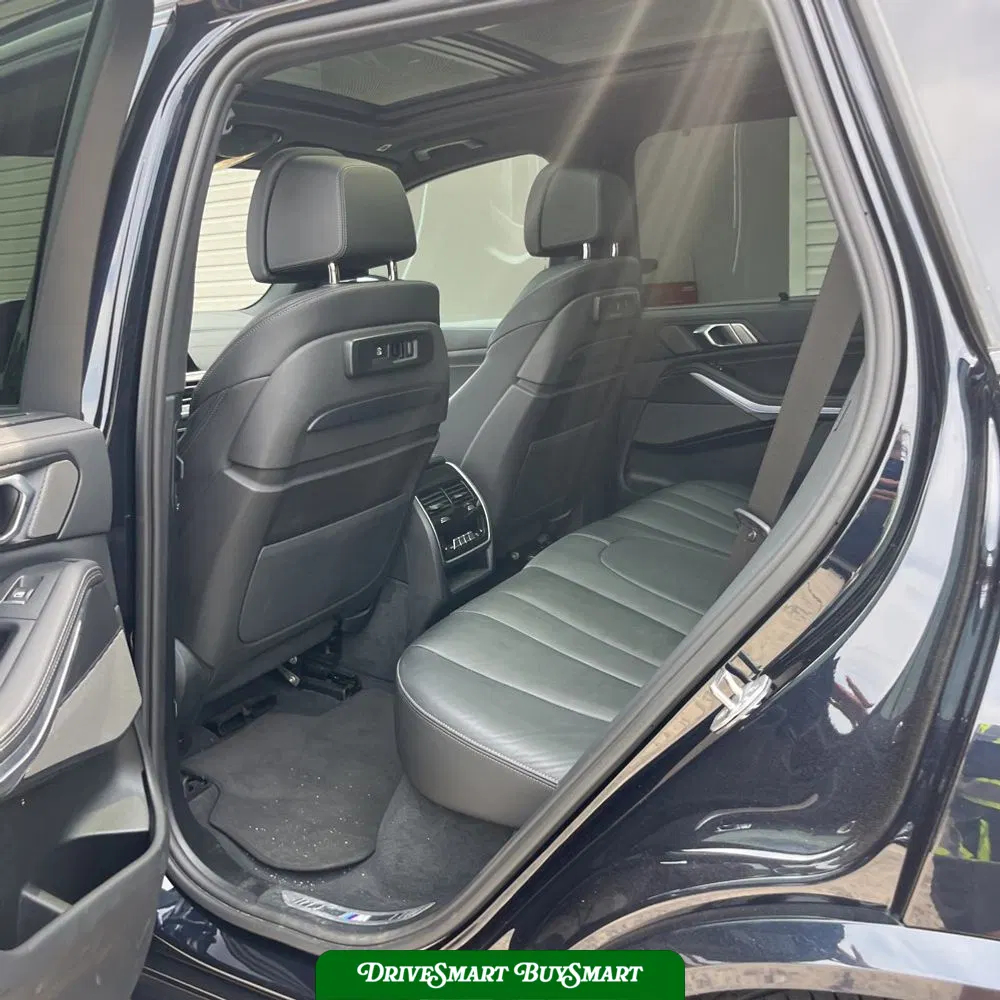 2022 BMW X5 M50i