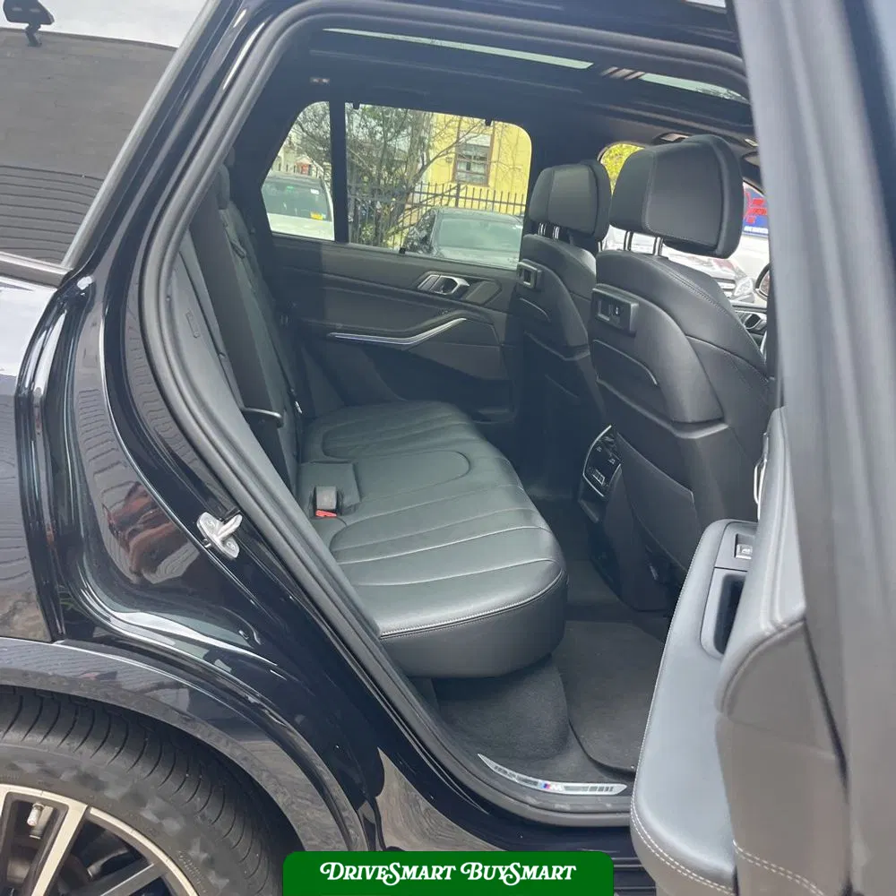 2022 BMW X5 M50i