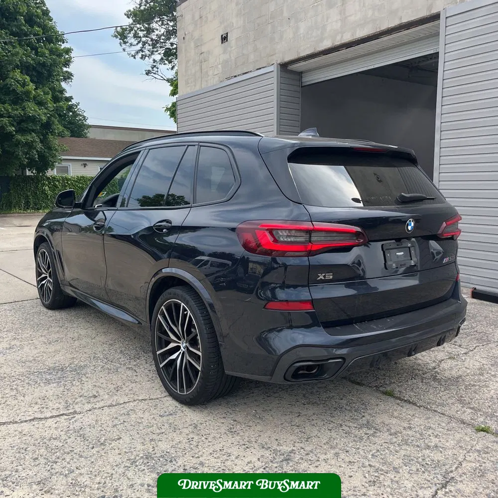 2022 BMW X5 M50i