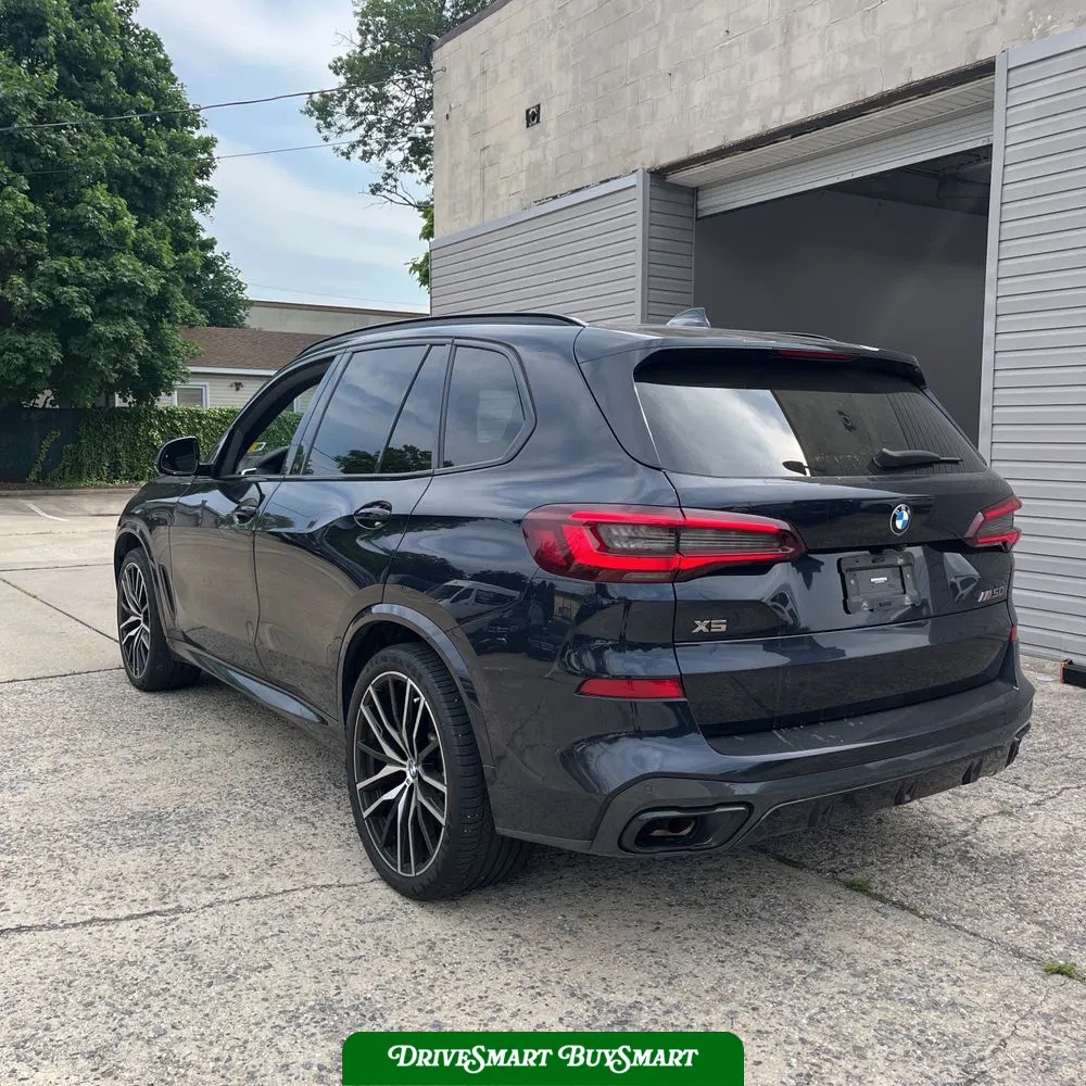 2022 BMW X5 M50i
