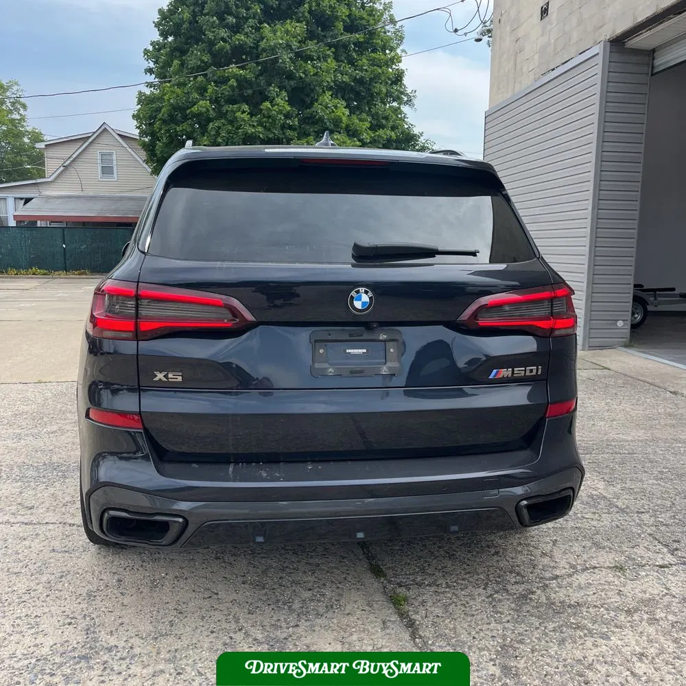2022 BMW X5 M50i