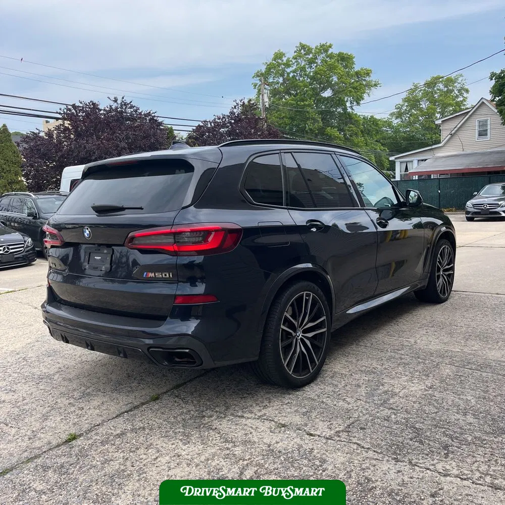 2022 BMW X5 M50i