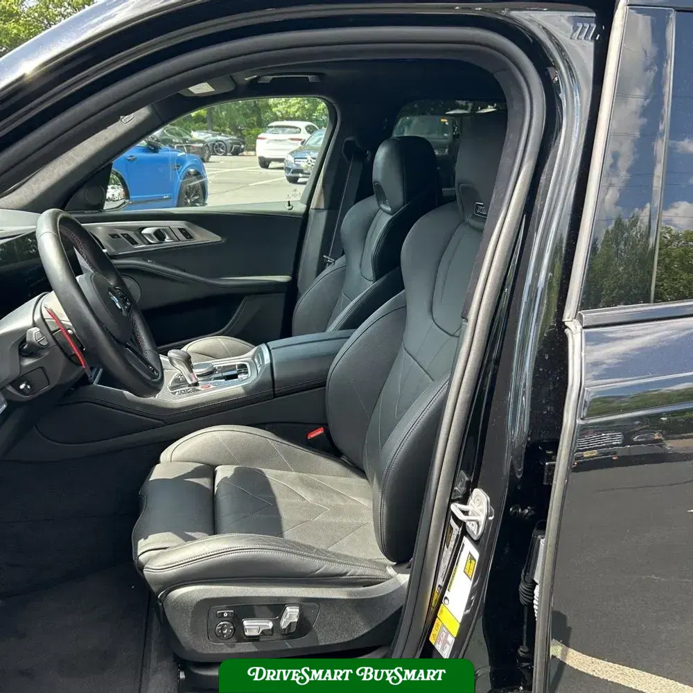 2023 BMW XM Base