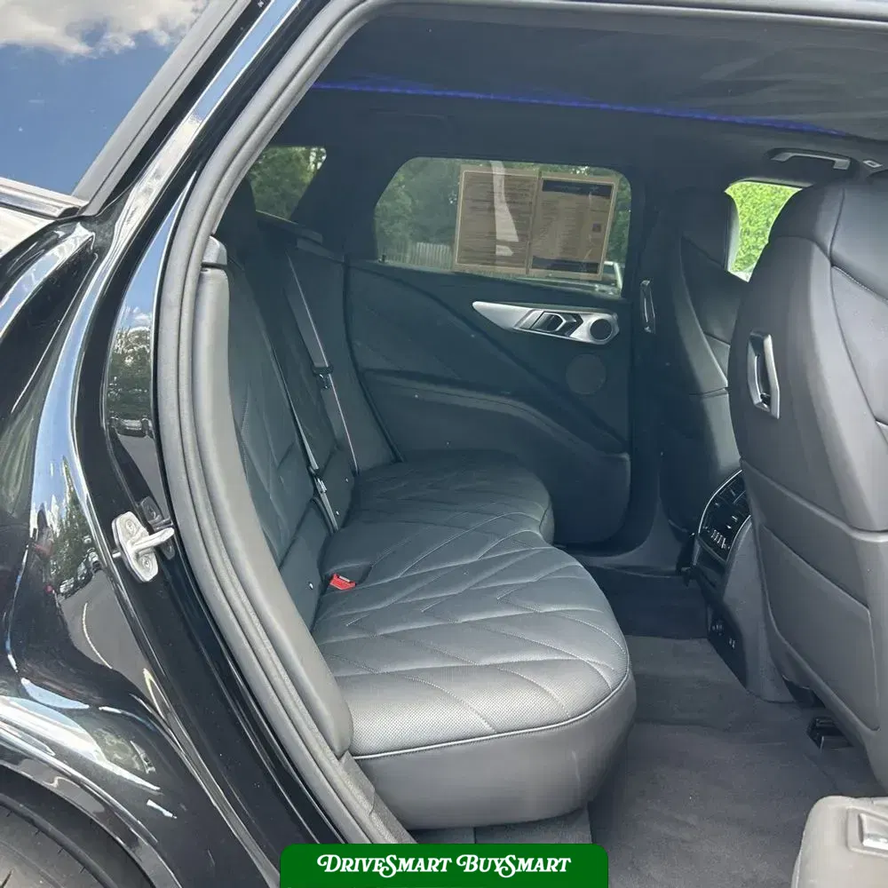 2023 BMW XM Base