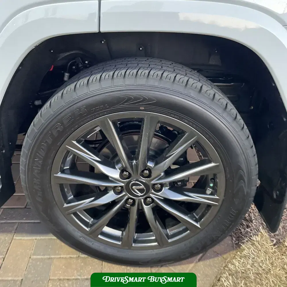 2024 Lexus LX 600 F SPORT Handling