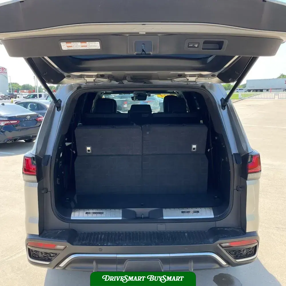 2024 Lexus LX 600 F SPORT Handling