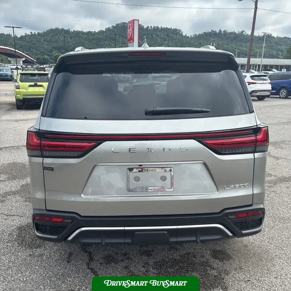 2024 Lexus LX 600 F SPORT Handling