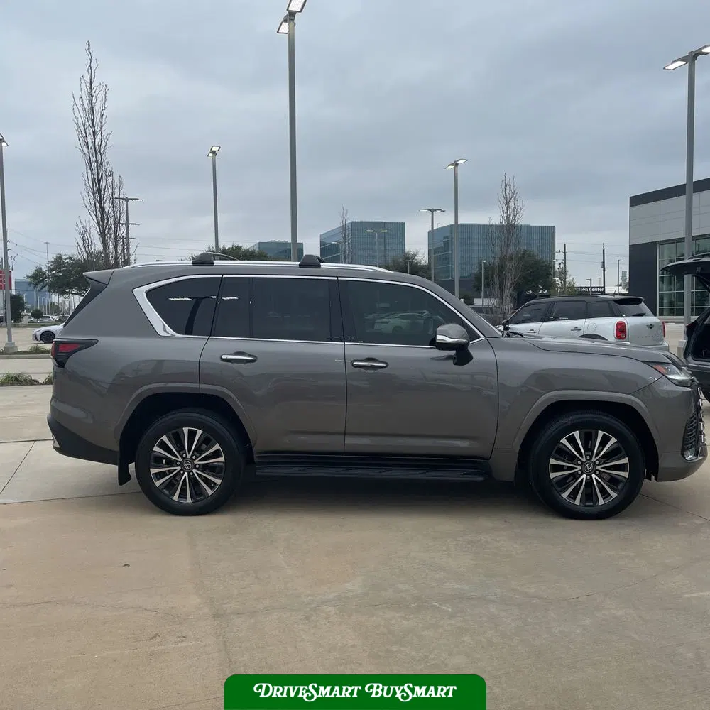 2022 Lexus LX 600 Base