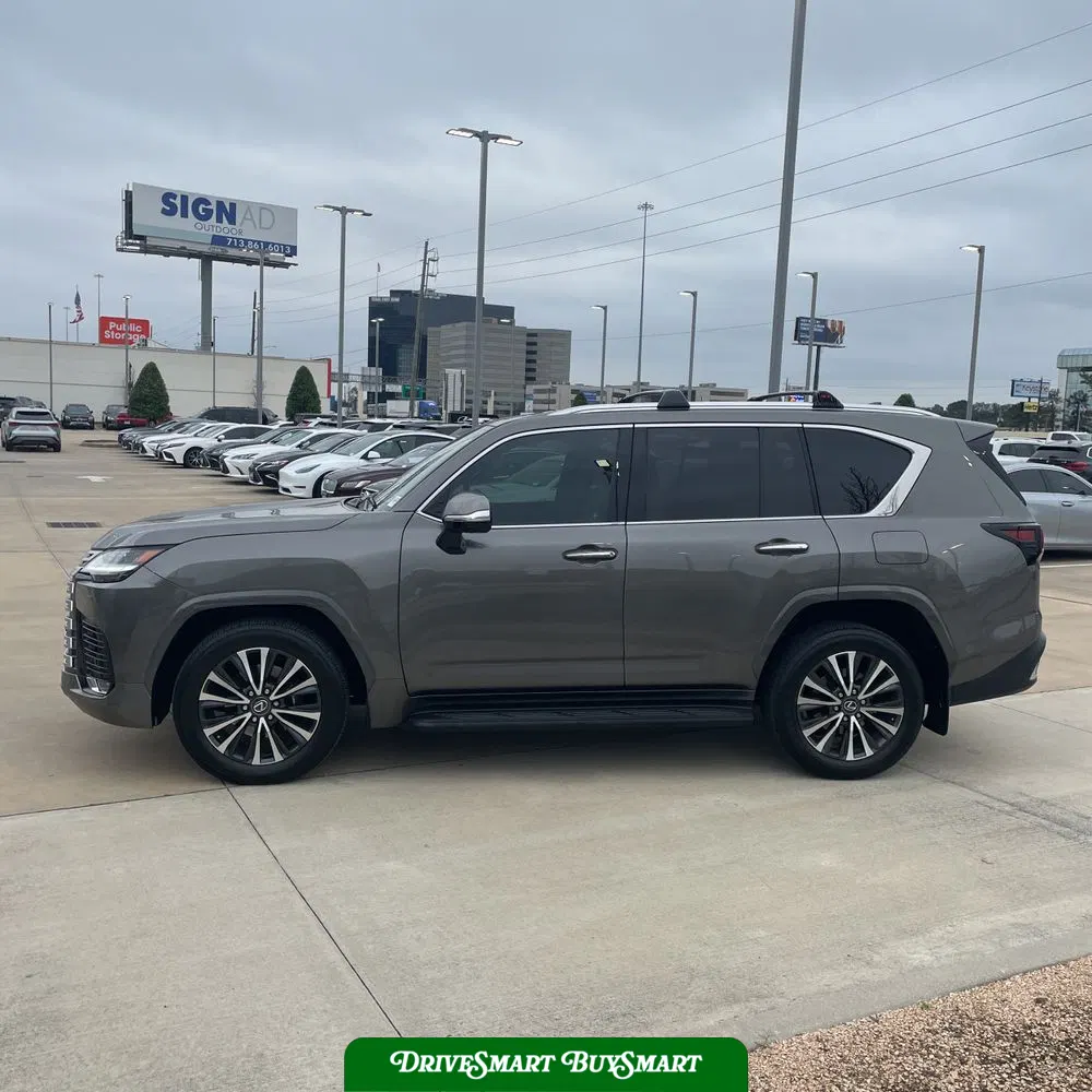 2022 Lexus LX 600 Base