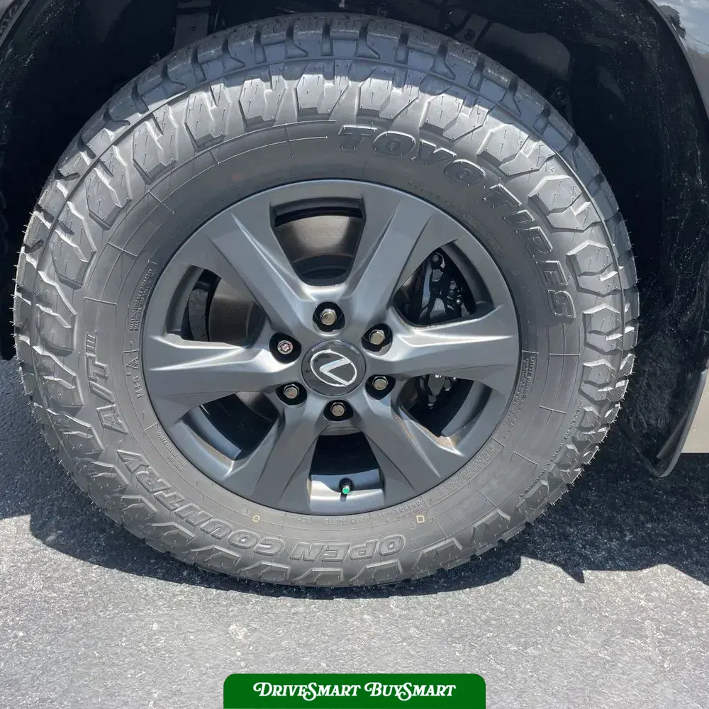 2025 Lexus LX 700h Overtrail