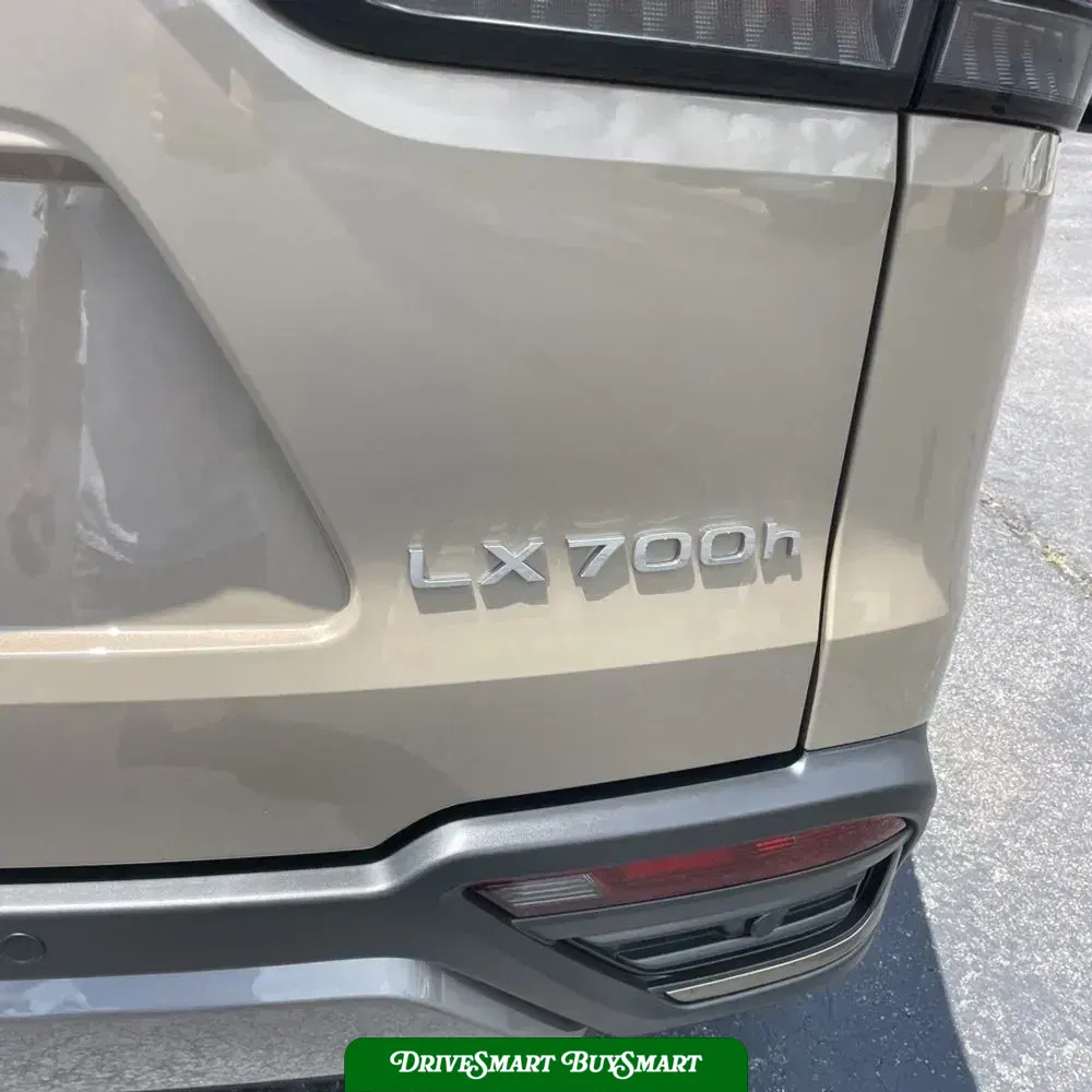 2025 Lexus LX 700h Overtrail