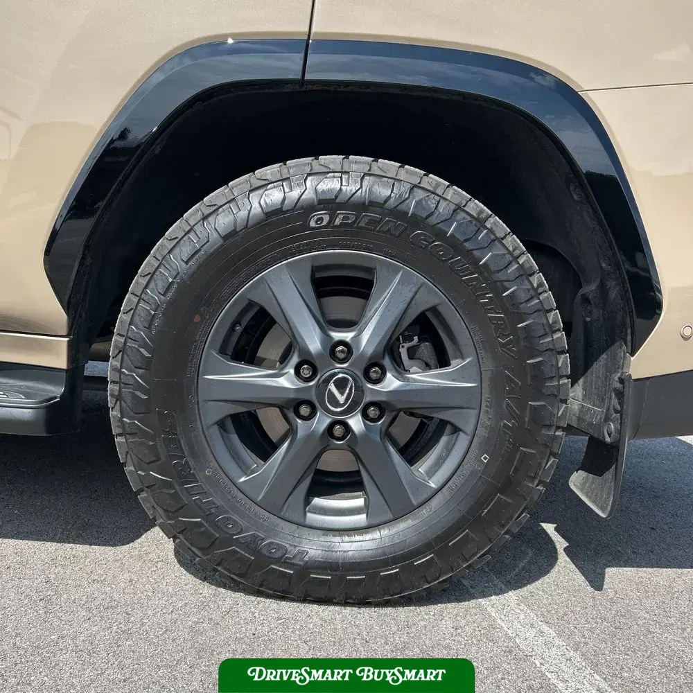 2025 Lexus LX 700h Overtrail