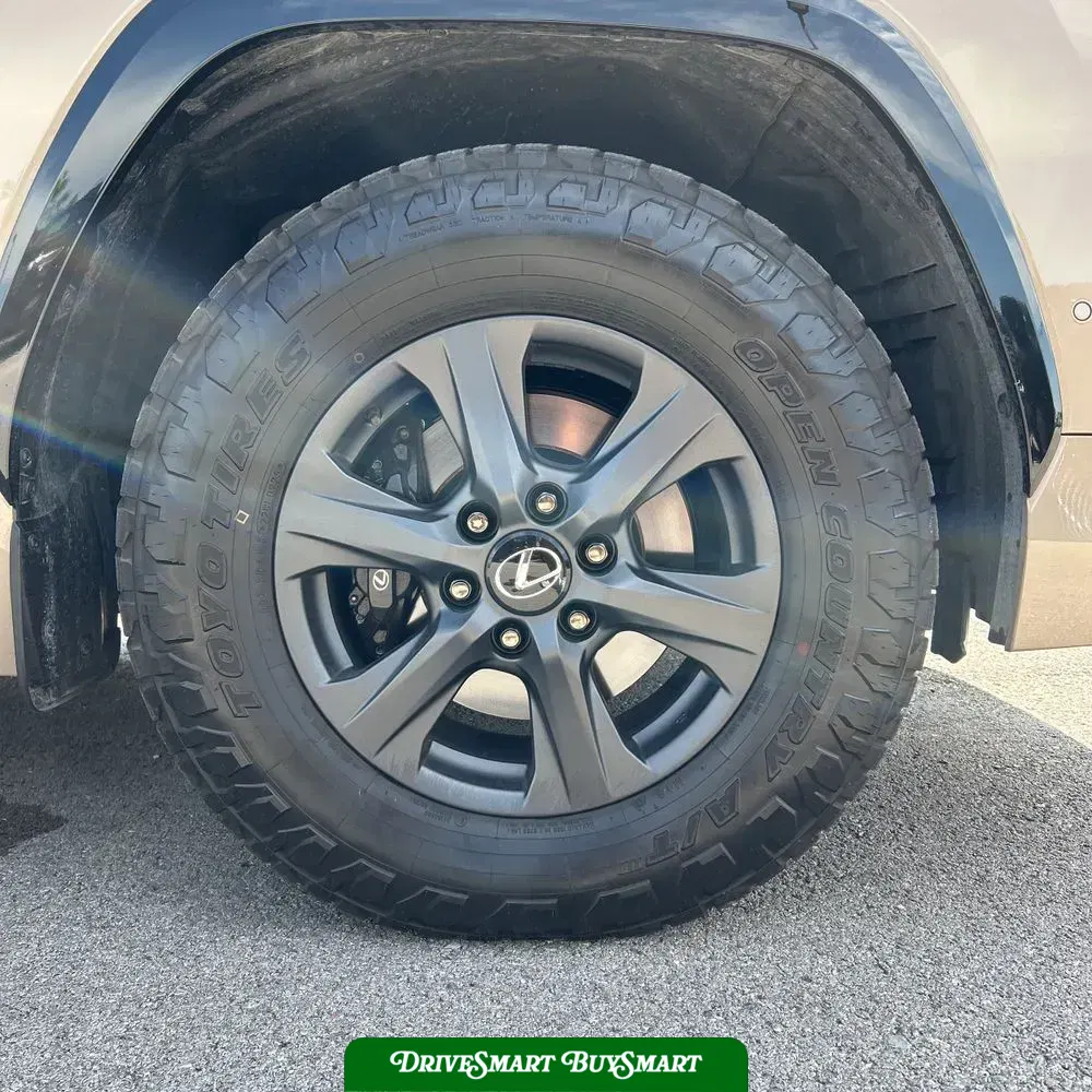 2025 Lexus LX 700h Overtrail