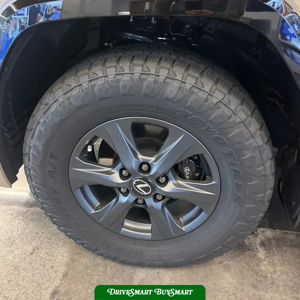 2025 Lexus LX 700h Overtrail