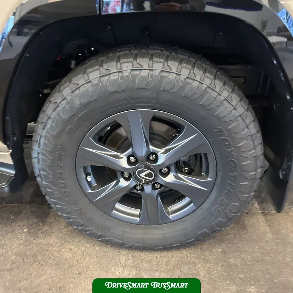2025 Lexus LX 700h Overtrail