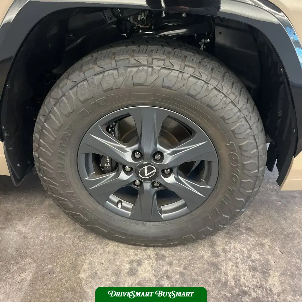 2025 Lexus LX 700h Overtrail