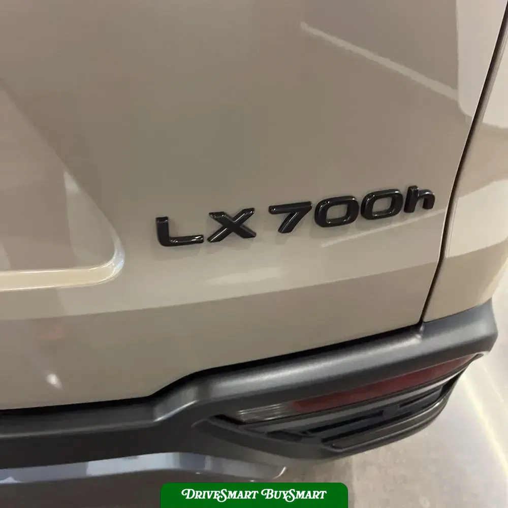 2025 Lexus LX 700h Overtrail