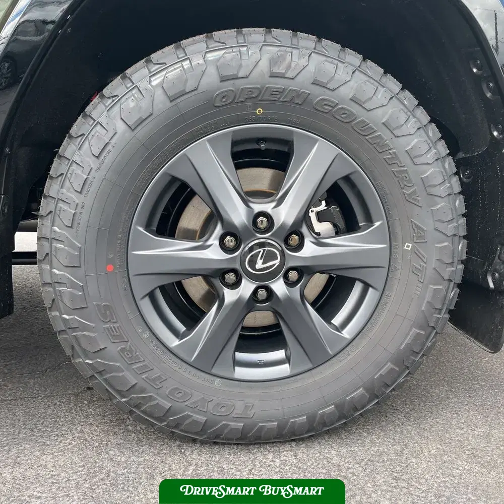 2025 Lexus LX 700h Overtrail